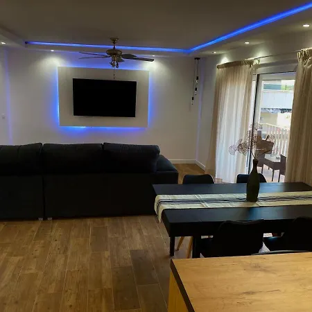 - Salou Port Aventura Appartement La Pineda